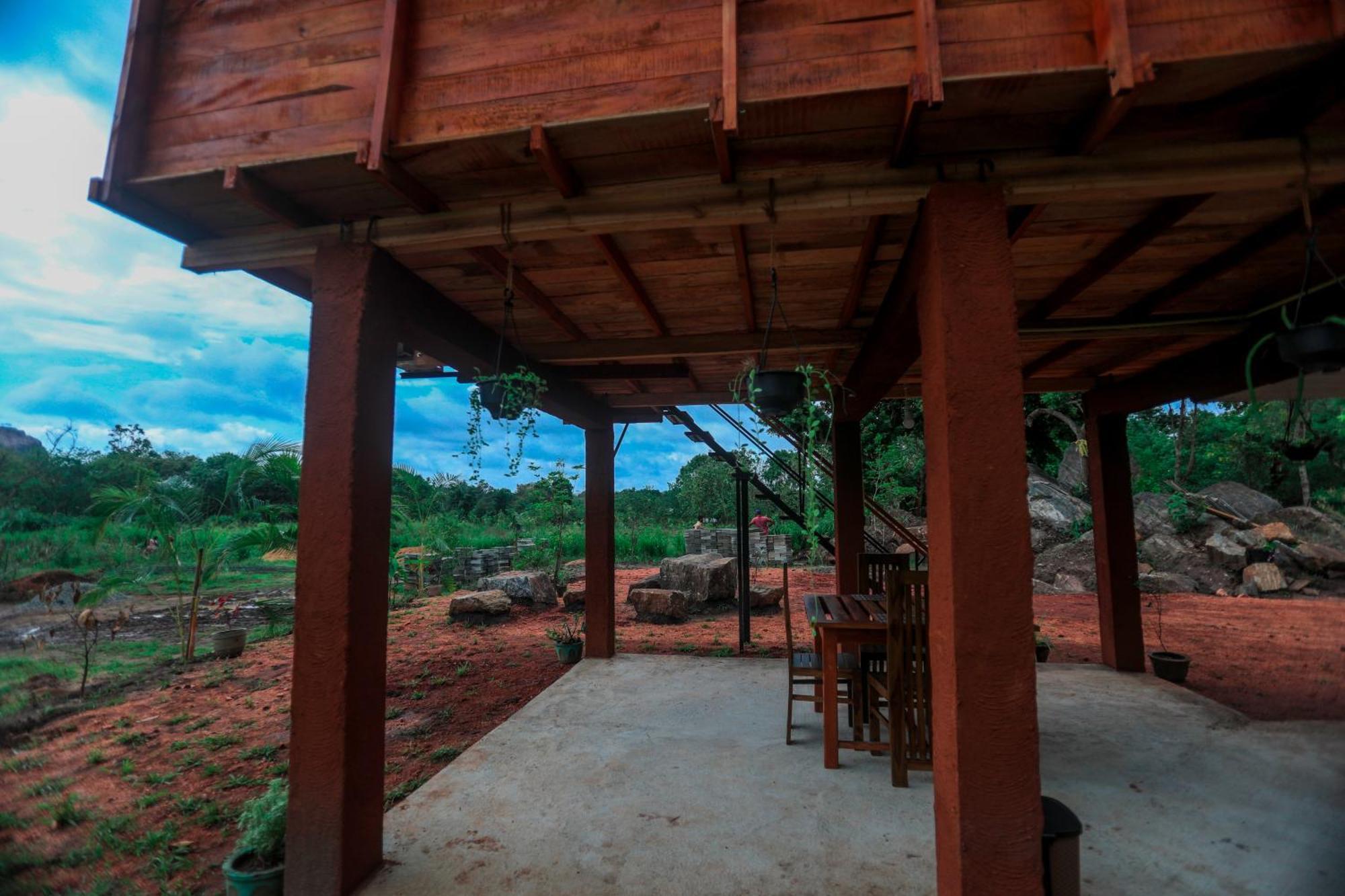Lion Wood Treehouse Villa Talkote Bagian luar foto