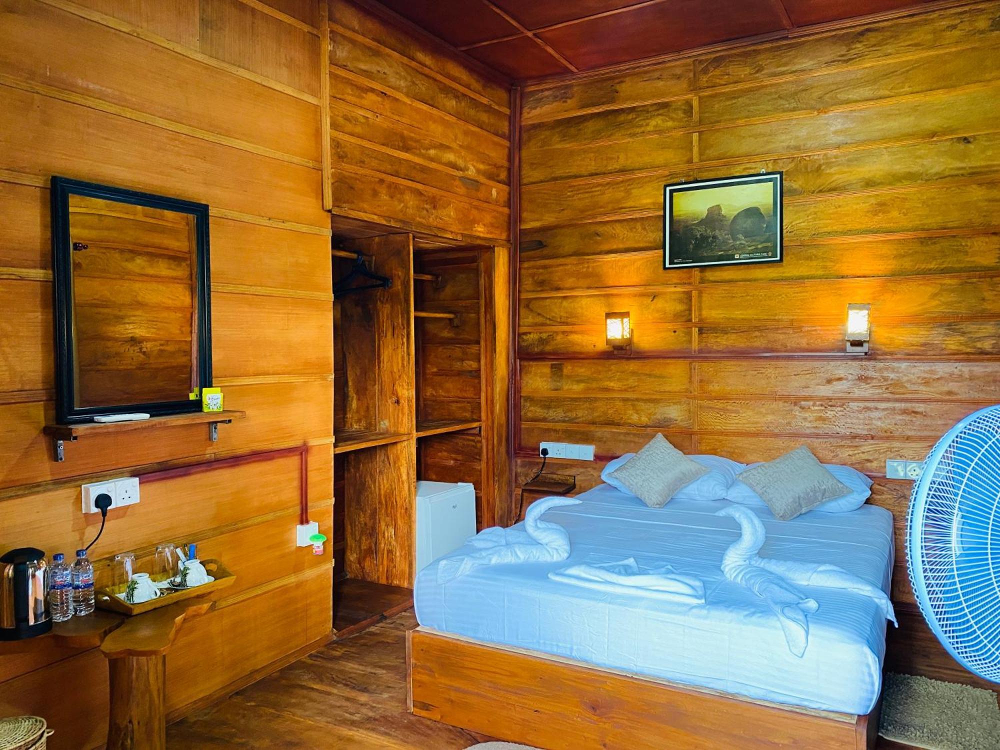 Lion Wood Treehouse Villa Talkote Bagian luar foto