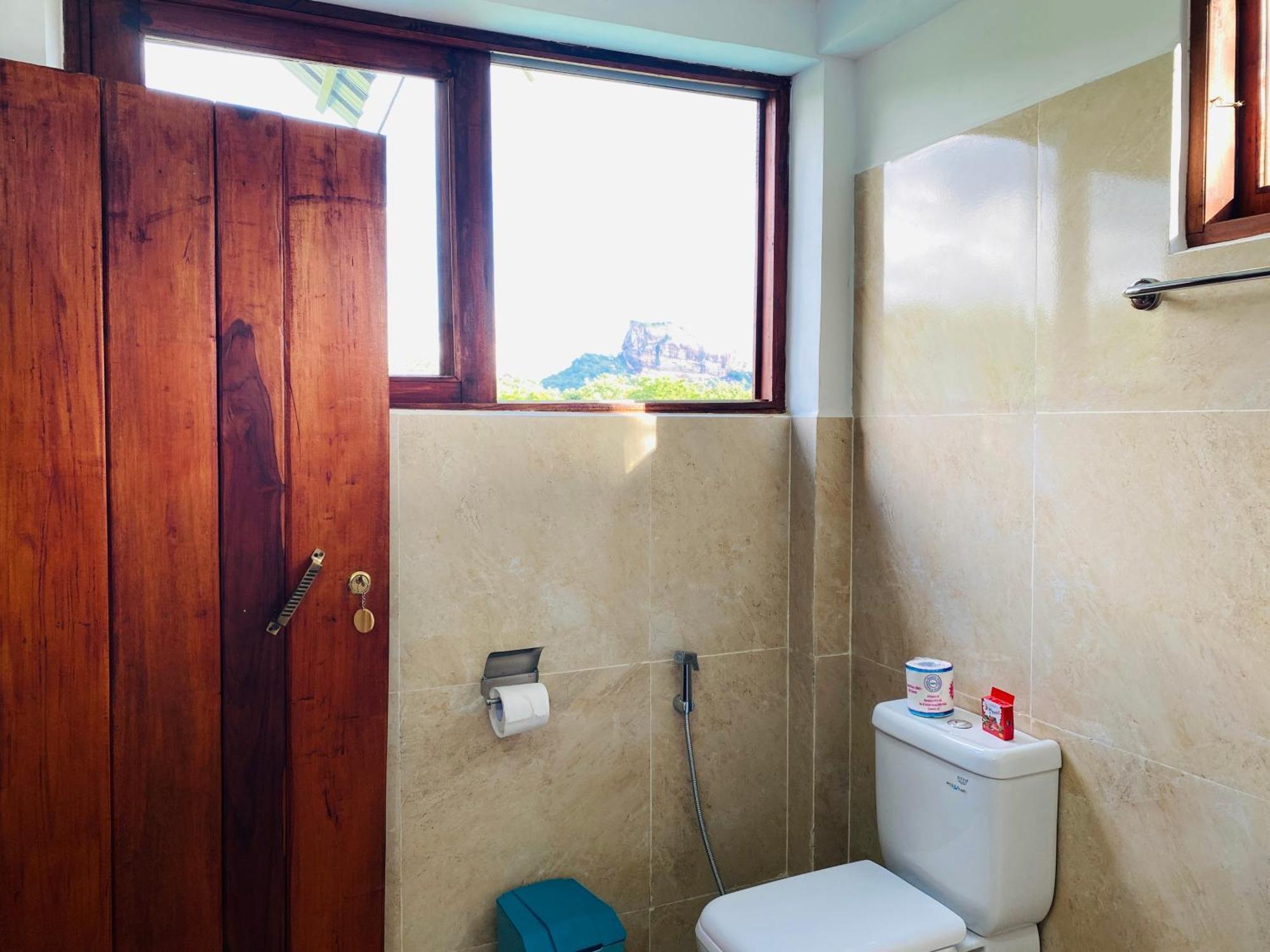 Lion Wood Treehouse Villa Talkote Bagian luar foto
